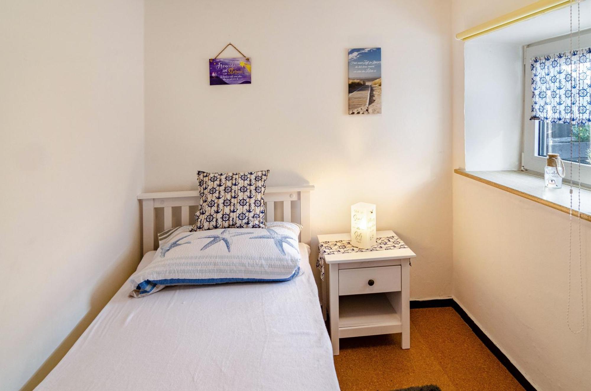 Krummhörn Ferienhaus Segelboot מראה חיצוני תמונה